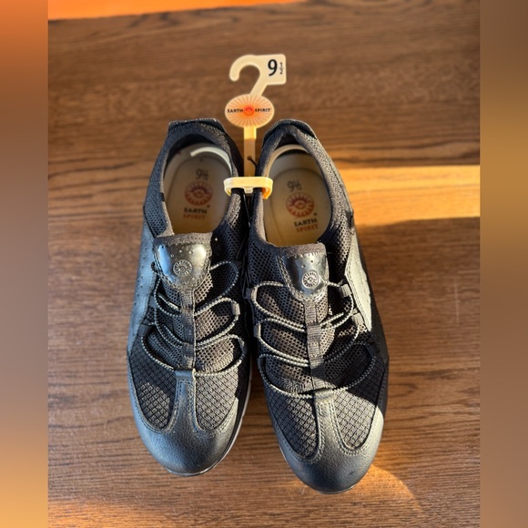 NWT Earth Spirit Foxi Slip On Shoes Black And White 9.5 - Picture 1 of 4